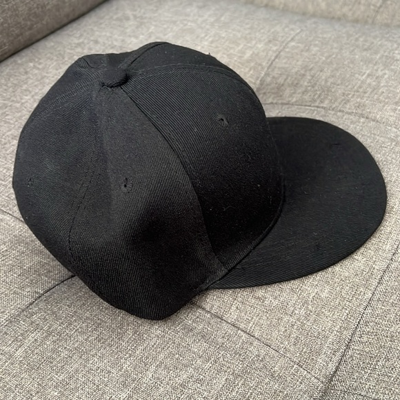 Outdoorsy Scene snapback hat. - Picture 5 of 6